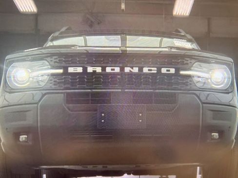 Used 2025 Ford Bronco Sport Outer Banks w/ Outer Banks Tech Package+ image 2