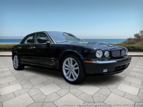 Used 2004 Jaguar XJ8 image 1