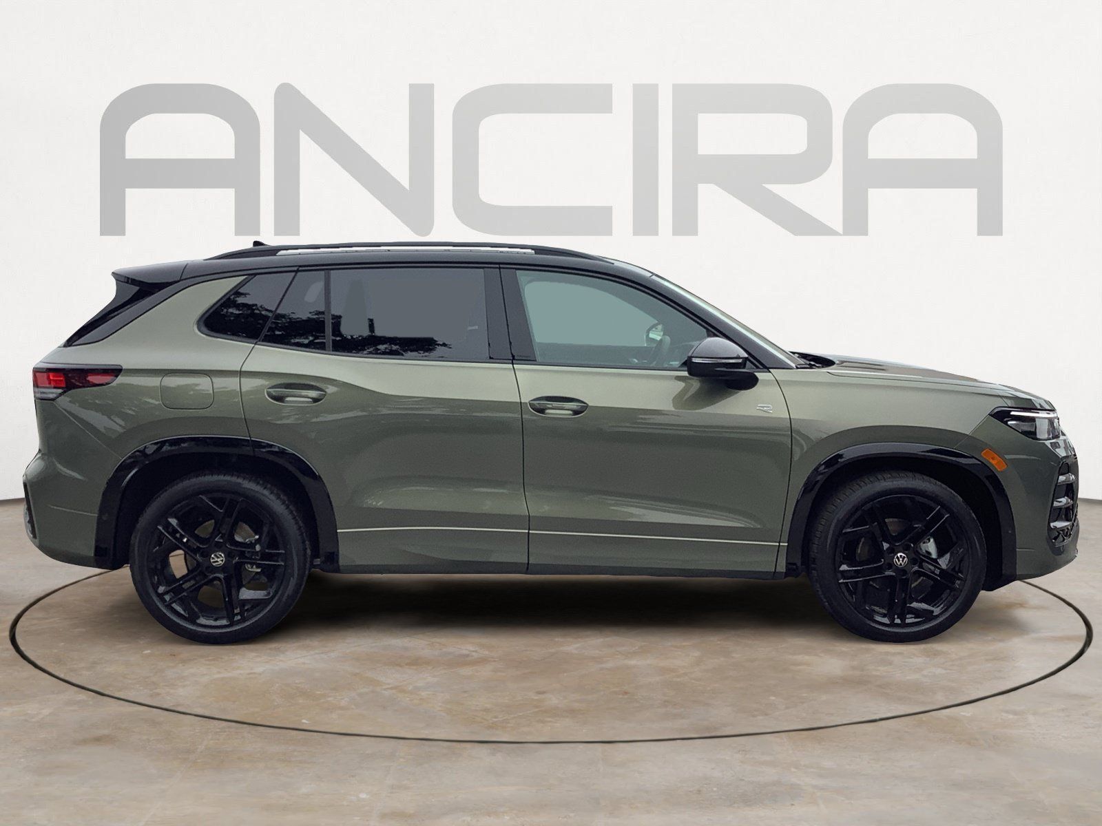 New 2026 Volkswagen Tiguan SE R-Line FWD image 9