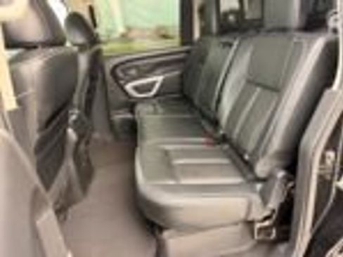 Used 2016 Nissan Titan PRO-4X w/ Pro-4x Convenience Package AWD/4WD image 12