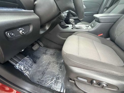 Certified 2023 Chevrolet Traverse LT FWD image 33