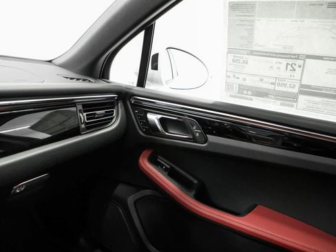 New 2026 Porsche Macan AWD/4WD image 26