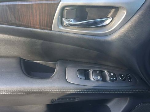 Used 2015 Nissan Pathfinder Platinum image 22