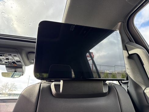 New 2026 GMC Yukon XL Elevation w/ Elevation Premium Package image 28