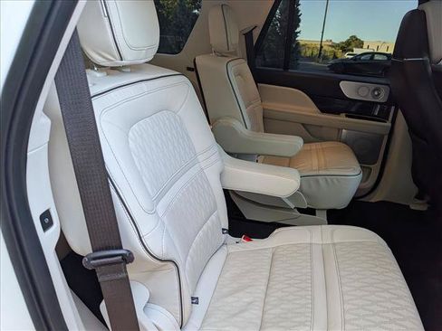 Certified 2024 Lincoln Navigator Black Label AWD/4WD image 19