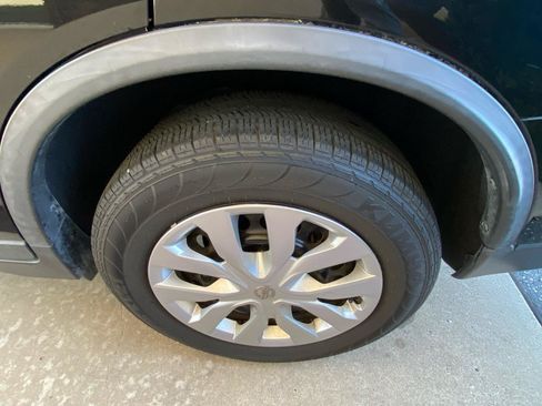 Used 2018 Nissan Rogue S FWD image 18