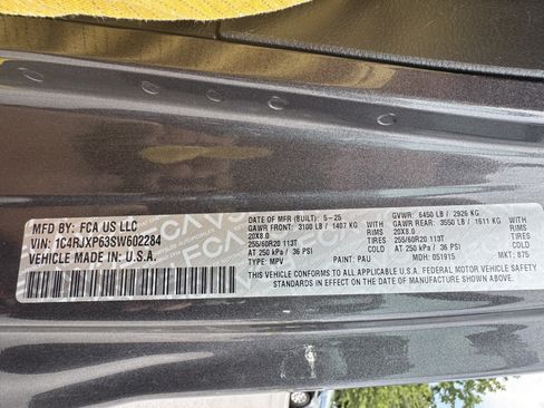 Used 2025 Jeep Wrangler Unlimited Sahara AWD/4WD image 34