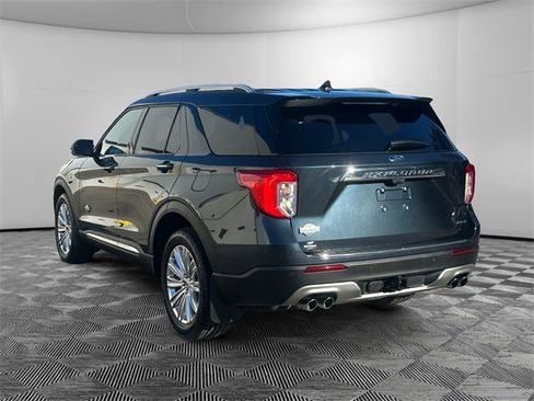 Used 2023 Ford Explorer King Ranch w/ Premium Technology Package image 3
