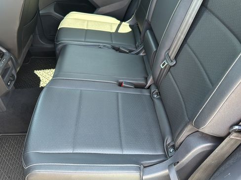 Used 2021 Volkswagen Tiguan SE R-Line FWD image 30