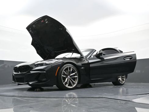 Used 2023 BMW Z4 M40i w/ Premium Package image 37