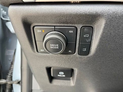 Used 2025 Ford Expedition Active AWD/4WD image 20
