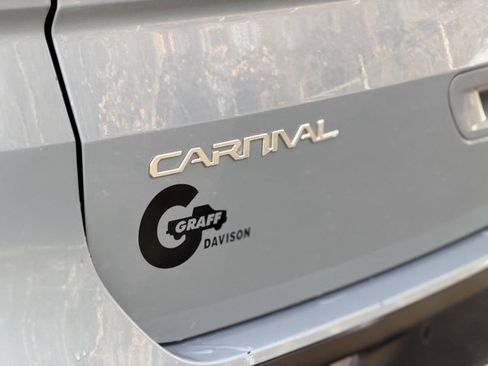 Used 2024 Kia Carnival SX Prestige image 31