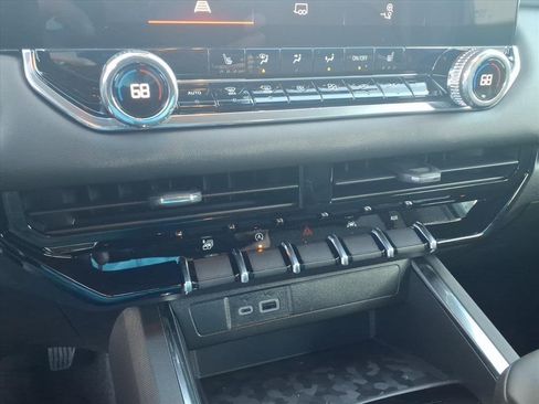 New 2026 GMC Canyon Elevation w/ Convenience Package image 14