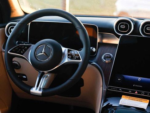 Used 2026 Mercedes-Benz GLC 300 4MATIC image 34