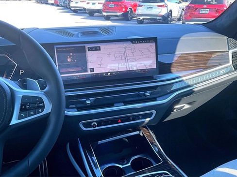 Used 2026 BMW X7 xDrive40i w/ Executive Package image 9