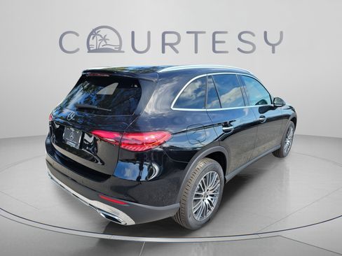 Certified 2026 Mercedes-Benz GLC 300 image 4