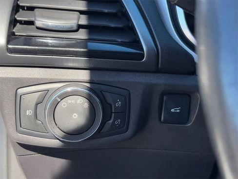 Used 2016 Ford Fusion SE image 30