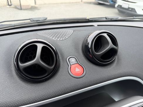 Used 2017 smart fortwo electric drive RWD image 25