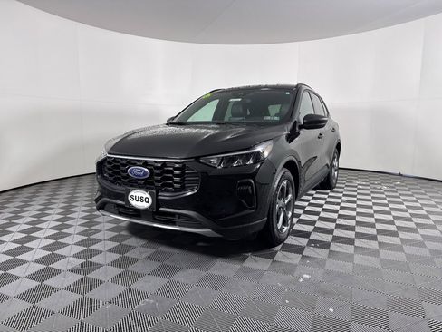 Used 2025 Ford Escape ST-Line image 16