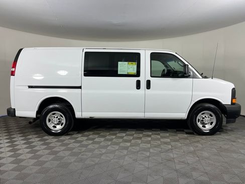 Used 2017 Chevrolet Express 2500 image 5