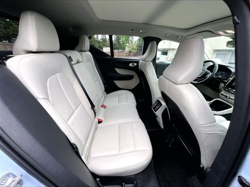 Used 2026 Volvo XC40 B5 Plus w/ Protection Package Premier image 30