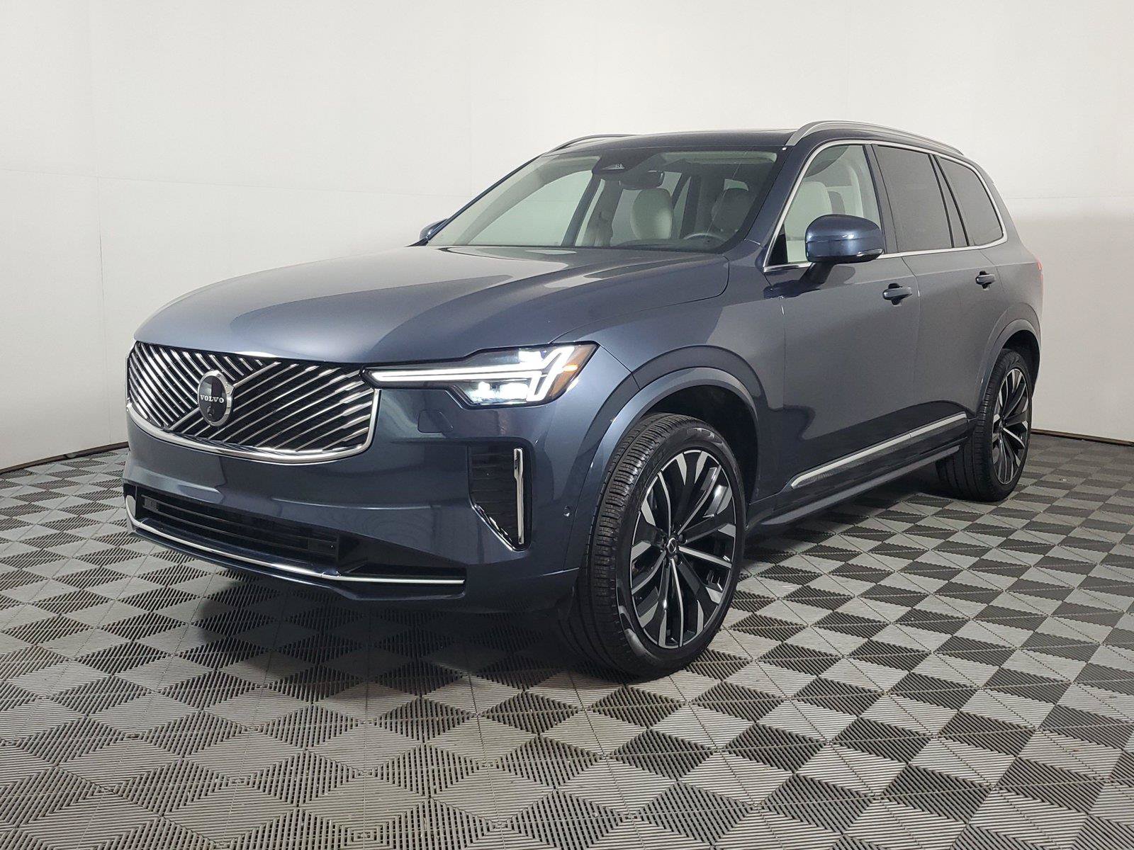Certified 2026 Volvo XC90 B6 Ultra AWD/4WD image 3