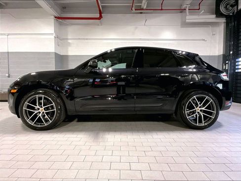 Used 2025 Porsche Macan image 2