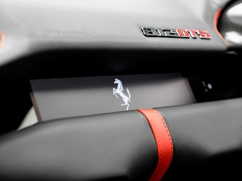 Used 2022 Ferrari 812 GTS RWD image 32