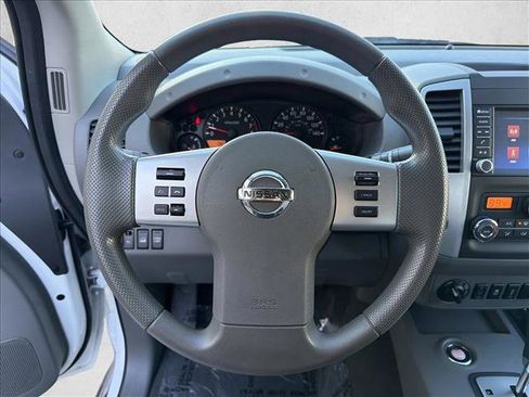 Used 2021 Nissan Frontier SV image 15