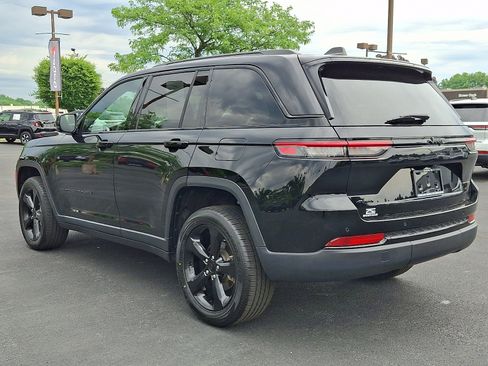 Certified 2023 Jeep Grand Cherokee Altitude AWD/4WD image 6