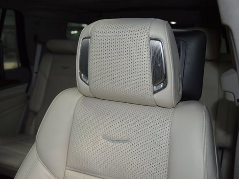 Used 2022 Cadillac Escalade Sport Platinum image 45