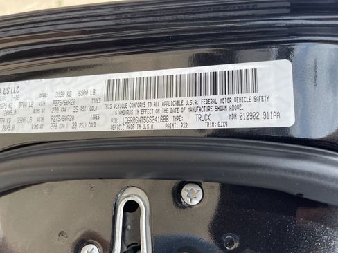 Used 2016 RAM 1500 Laramie RWD image 38