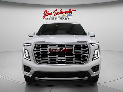 Used 2025 GMC Yukon XL Denali image 3