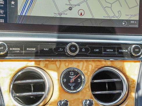 Used 2021 Bentley Continental GT image 32