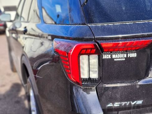 New 2026 Ford Explorer Active AWD/4WD image 9