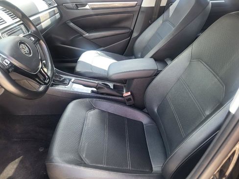 Used 2016 Volkswagen Passat 1.8T SE FWD image 39