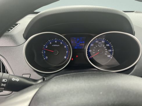 Used 2015 Hyundai Tucson GLS image 11