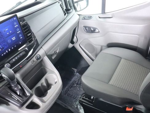Used 2023 Ford Transit 350 XLT image 30