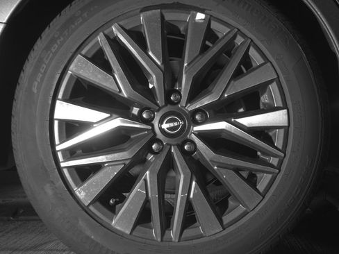 Used 2025 Nissan Altima 2.5 SV FWD image 15