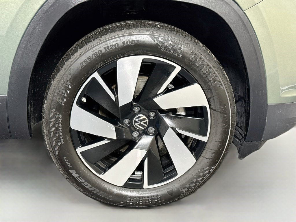 Used 2026 Volkswagen Atlas Cross Sport SE FWD image 31