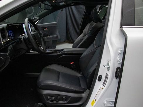 Used 2025 Toyota Crown Signia image 28