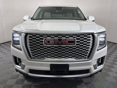 Used 2023 GMC Yukon Denali w/ Advanced Technology Package image 2