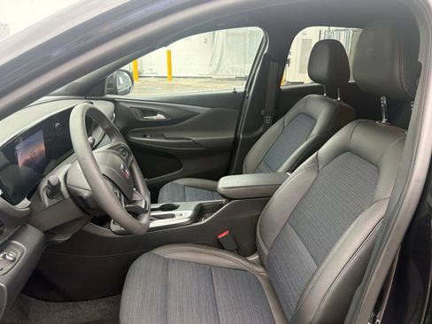 Used 2026 Buick Envista Preferred FWD image 11