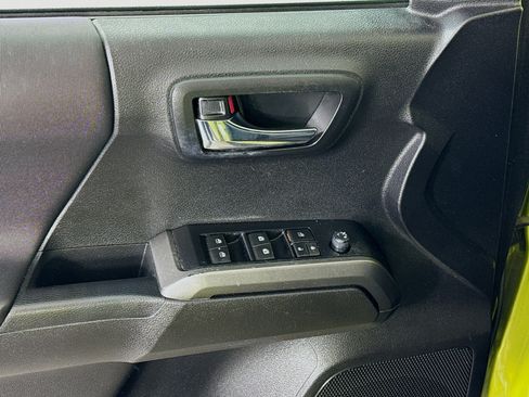 Certified 2023 Toyota Tacoma TRD Sport AWD/4WD image 18