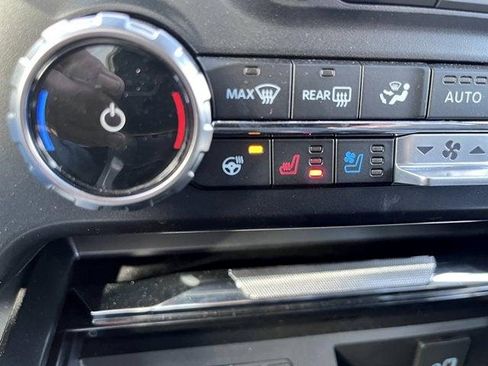 Used 2024 Ford F250 Lariat w/ Lariat Ultimate Package AWD/4WD image 24