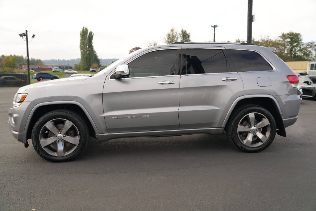 Used 2015 Jeep Grand Cherokee Overland w/ Advanced Technology Group AWD/4WD image 11