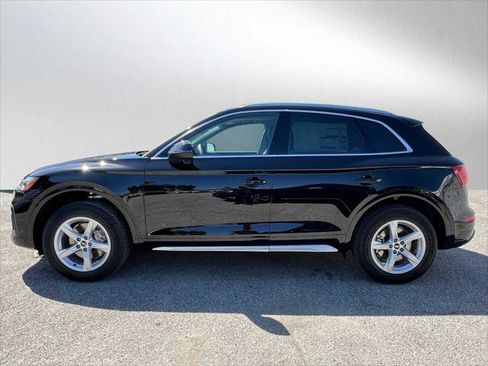 Used 2024 Audi Q5 2.0T Premium w/ Convenience Package image 2