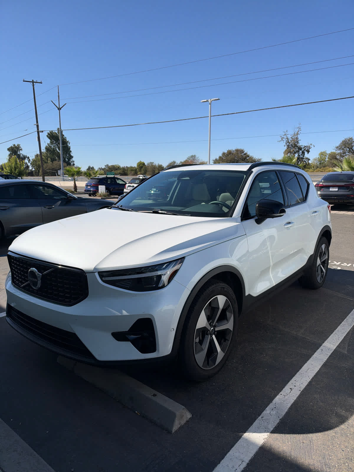 Used 2026 Volvo XC40 B5 Plus w/ Protection Package Premier AWD/4WD image 2