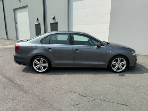Used 2017 Volkswagen Jetta GLI FWD image 9