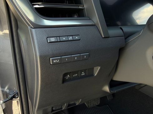 Used 2026 Lexus GX 550 AWD/4WD image 9